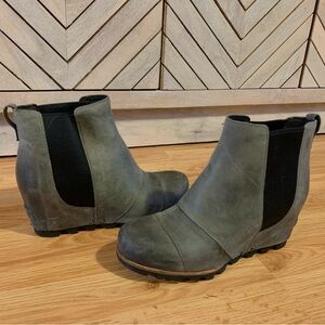 Women’s Joan of Arc Sorel Boots. Worn twice. Great condition. Size 9.5.